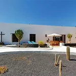 El Cactus Willa